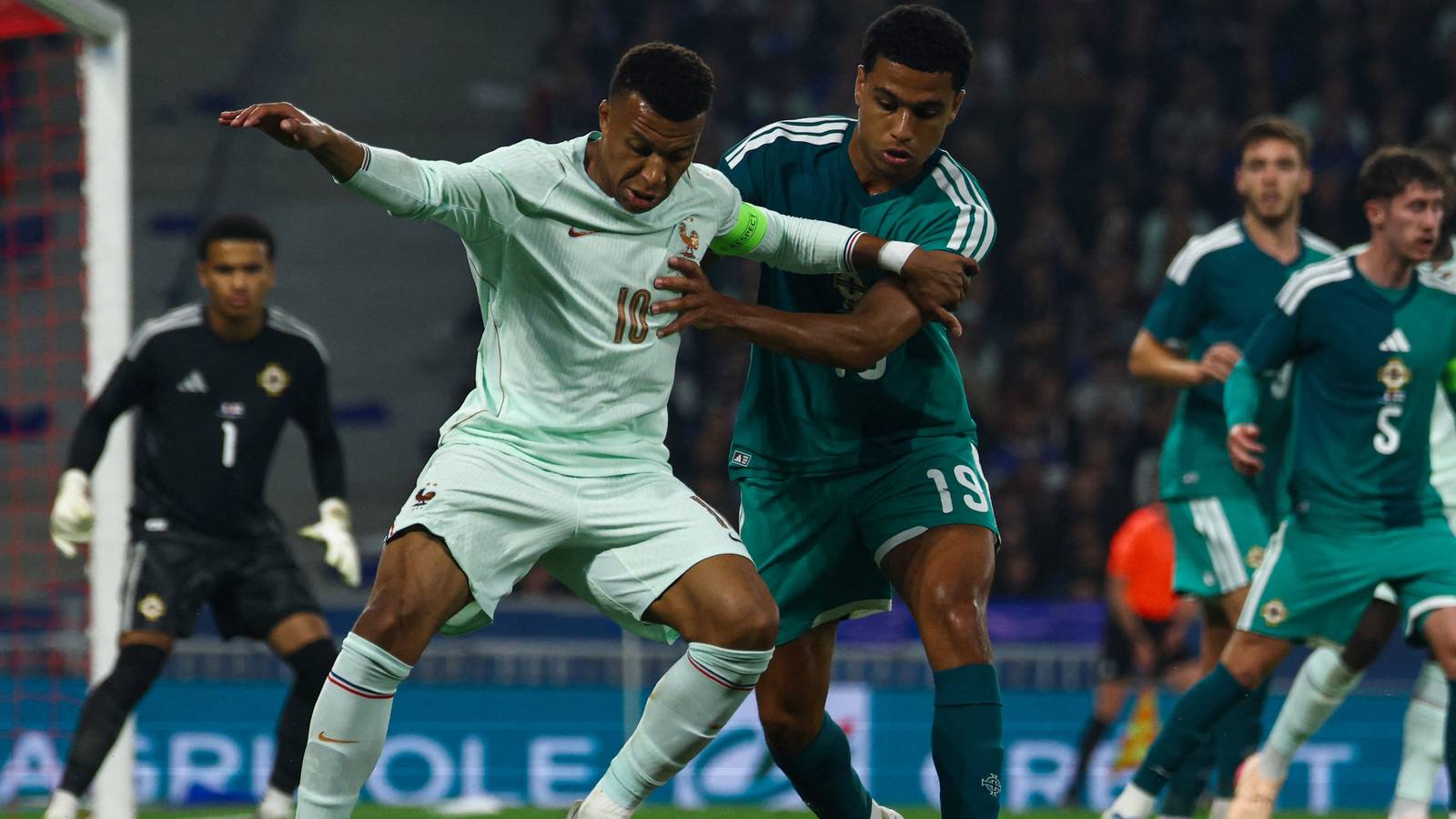 Crystal Palace storm into the race to sign "unreal" £25m Leeds target