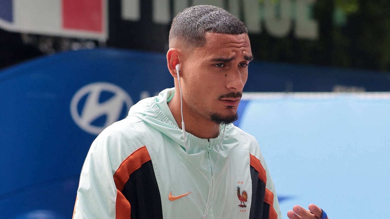 Crystal Palace working behind the scenes to sign "excellent" Lacroix replacement