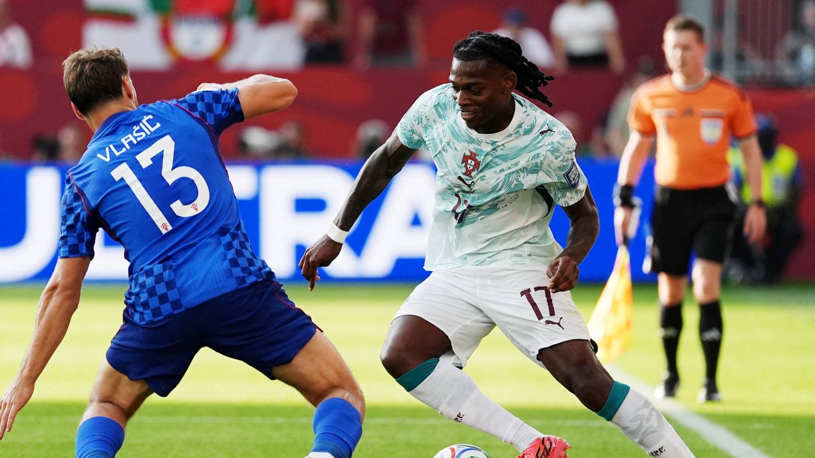 Rafael Leao's stance on joining Tottenham has been revealed