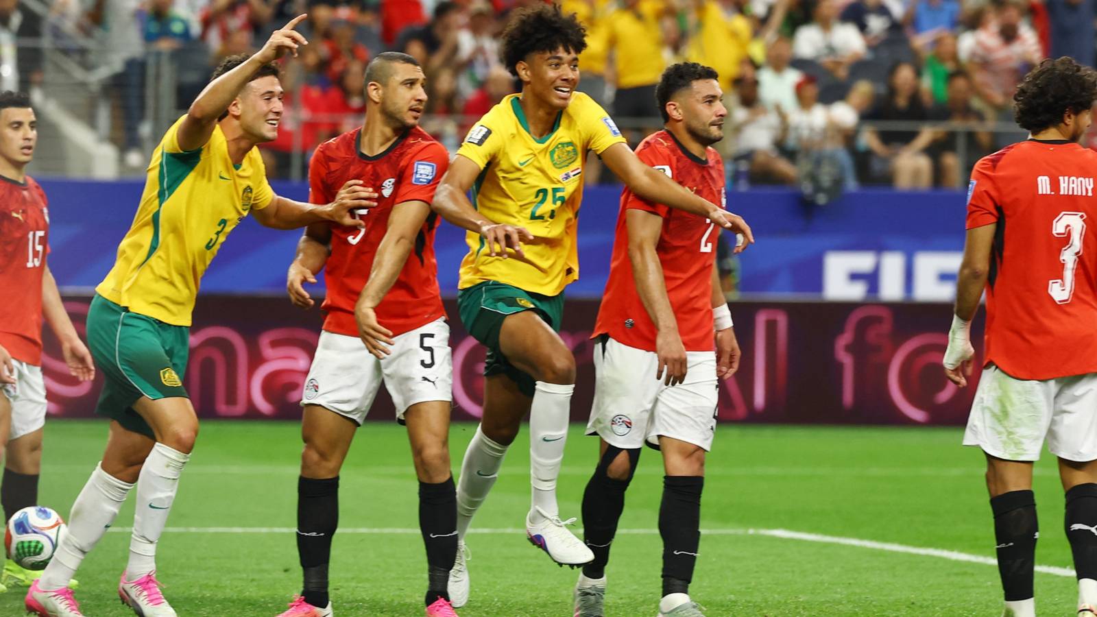 Everton, Newcastle & Aston Villa open talks as race erupts for teenage star
