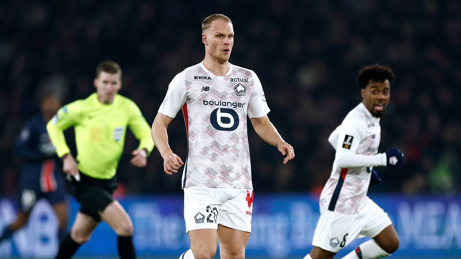 Celtic told deal is possible as Hoops launch approach for Mitchel Bakker