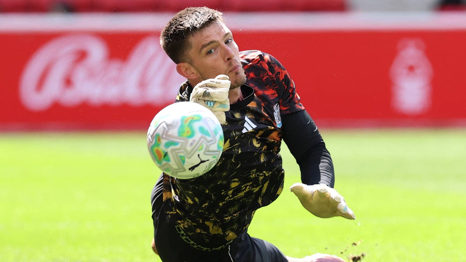 Ipswich keen on Nick Pope alternative who'd be the Premier League's tallest player