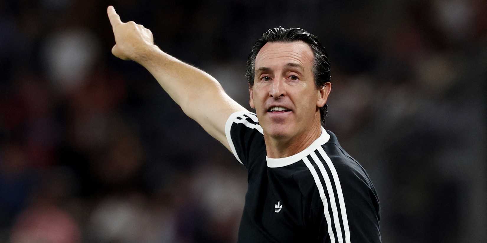 O técnico do Aston Villa, Unai Emery, reage
