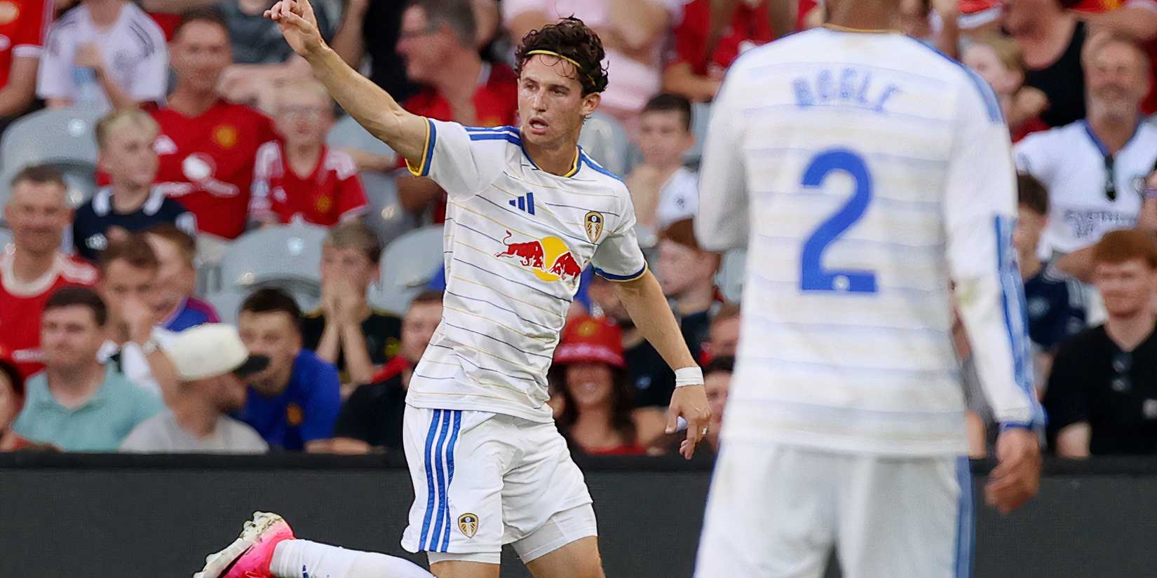 Brenden-Aaronson-Leeds-Man United