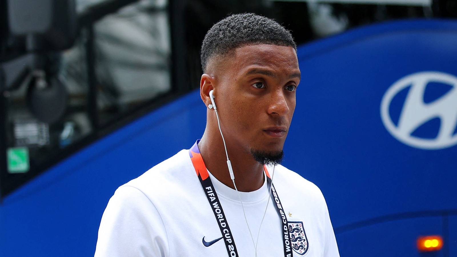 Arsenal now hold talks to sign 24-cap Premier League player after Konsa