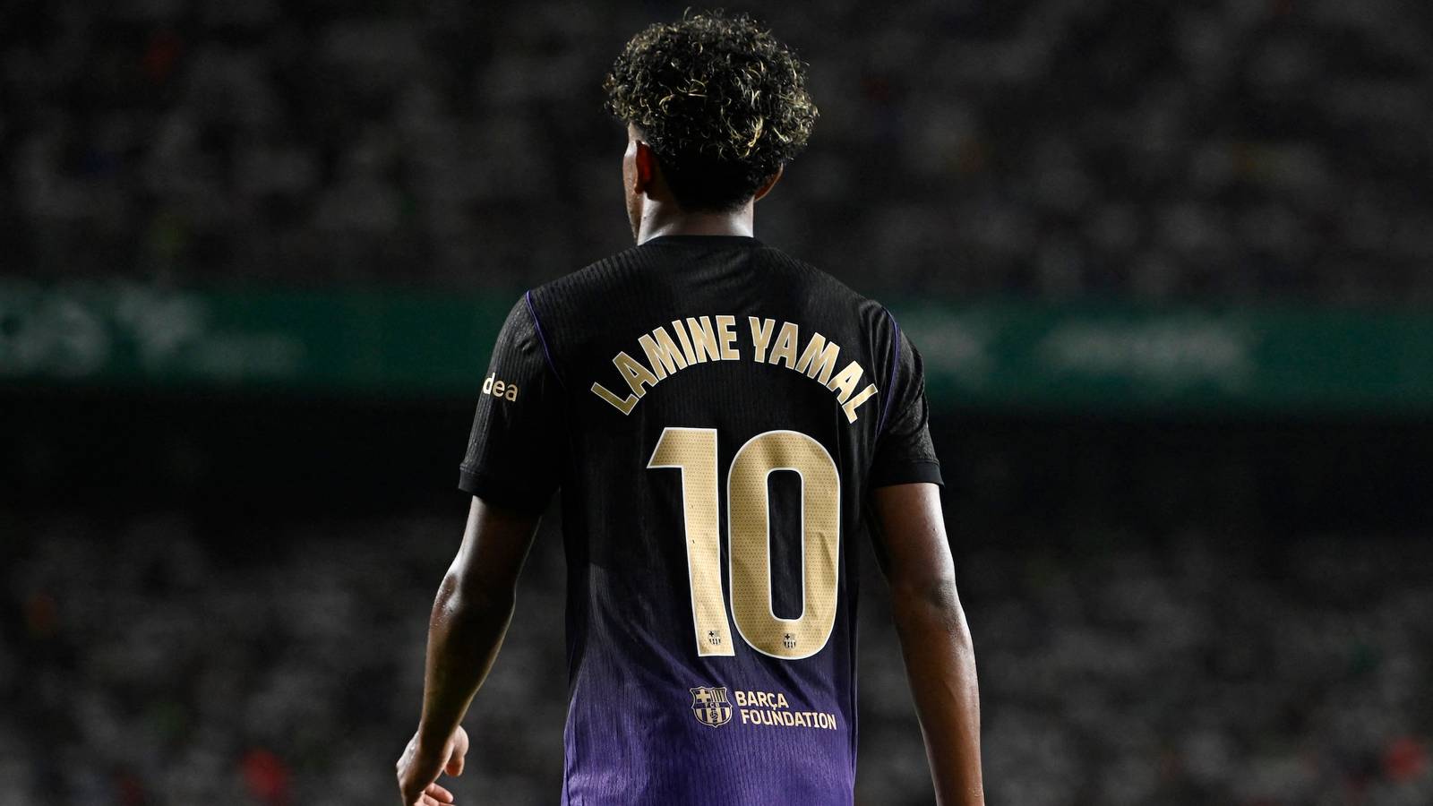 Man Utd now serious contenders to sign left-back who Yamal dubbed his toughest opponent
