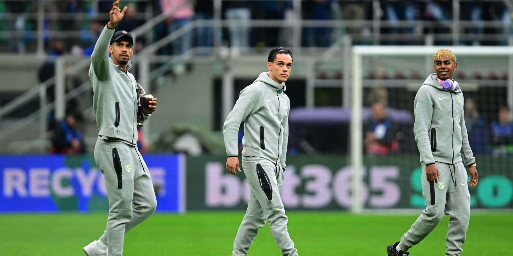 FC Barcelona's Ronald Araujo, Hector Fort and Lamine Yamal ahead of the match