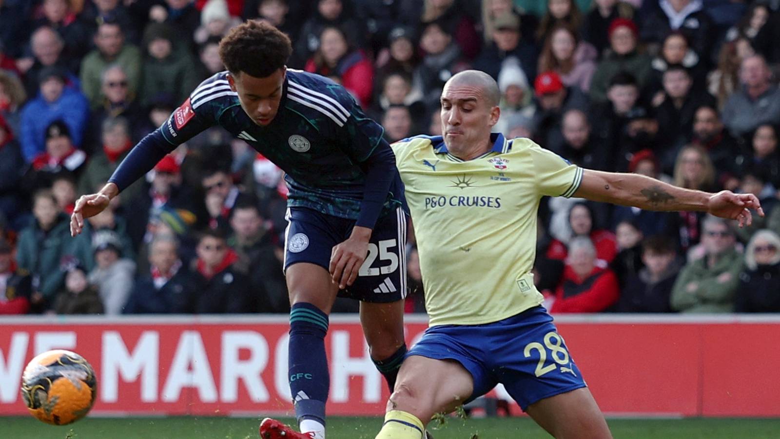 Sunderland storm into the race to sign "really fantastic" Newcastle target