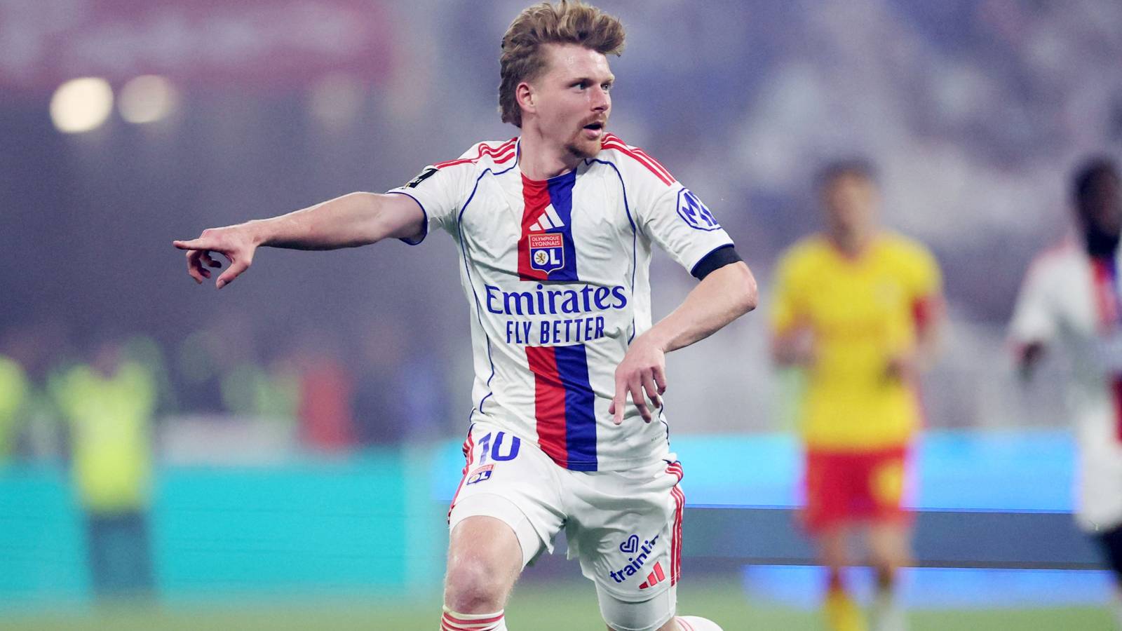 Aston Villa hold key advantage over Everton in Pavel Sulc transfer race