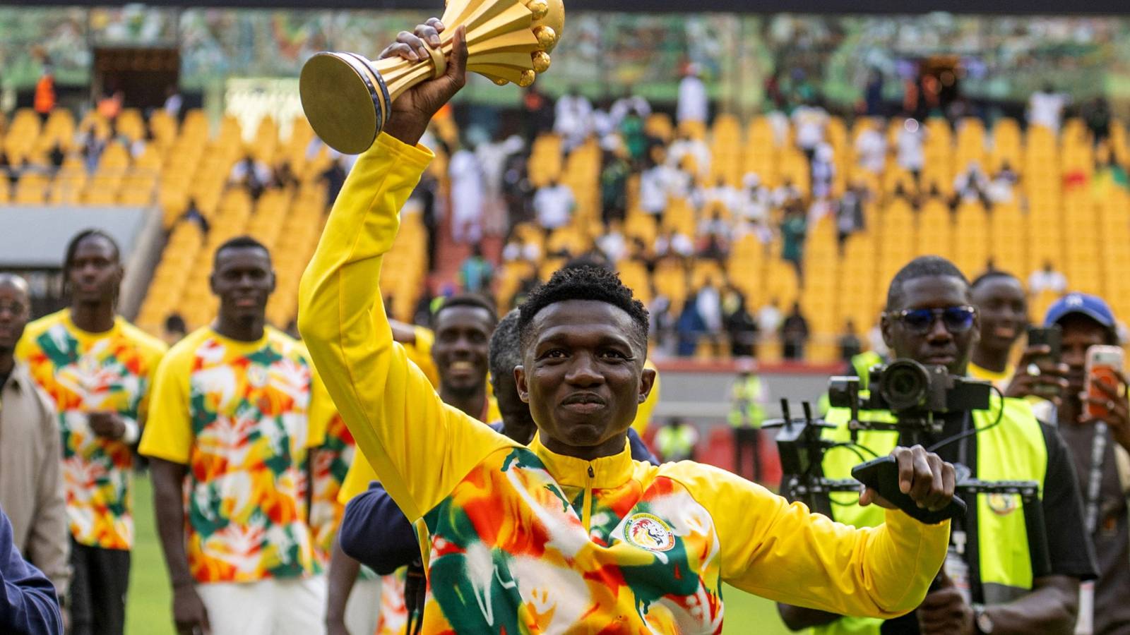 Liverpool join Man Utd in Lamine Camara race as Monaco plot replacement