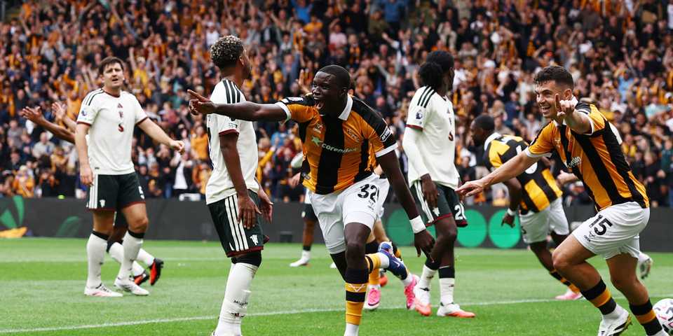 Hull City celebrate goal against Man United