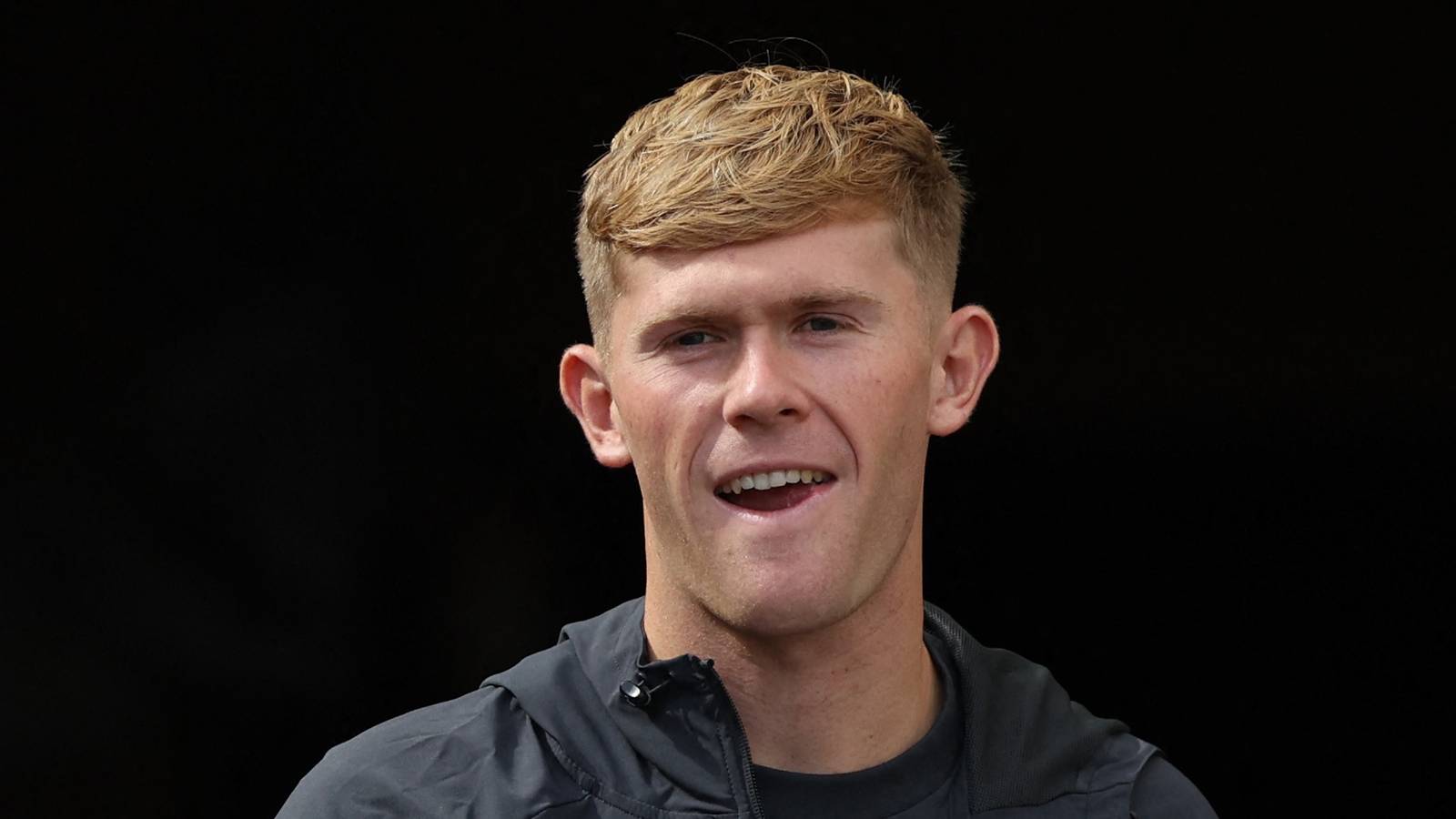 Man Utd working on deal to sign £30m Hall alternative who's now a top target