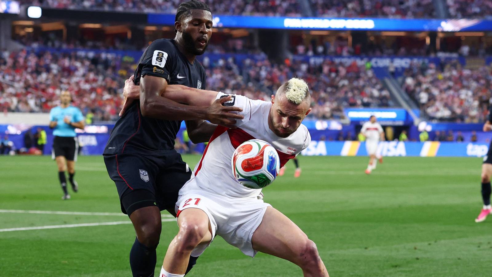 Newcastle now open talks over late deal to sign "very special" £43m star