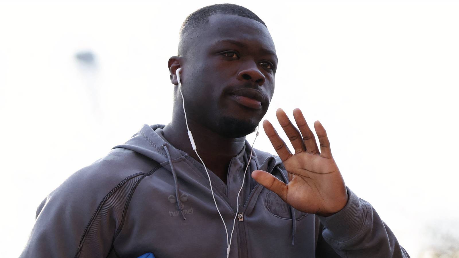 Le Bris has a Haaland-esque striker at Sunderland who can replace Brobbey