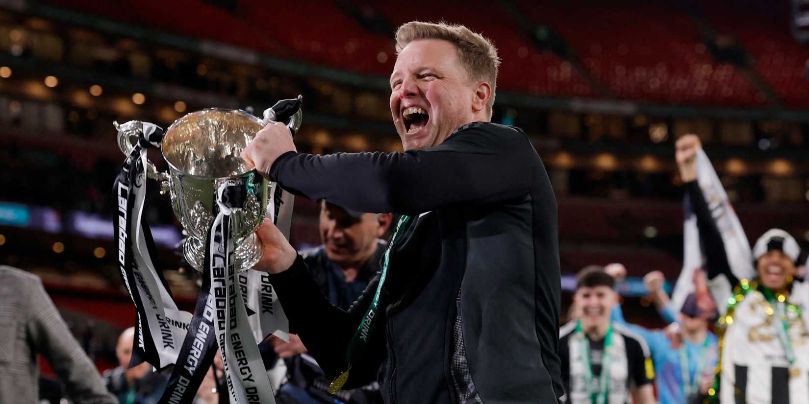 Eddie Howe with the Carabao Cup trophy