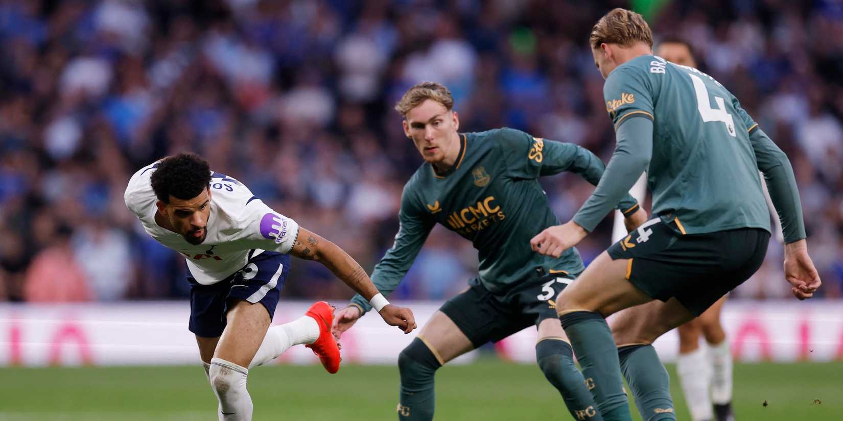Everton's Jarrad Branthwaite and James Garner in action with Tottenham Hotspur's Dominic Solanke