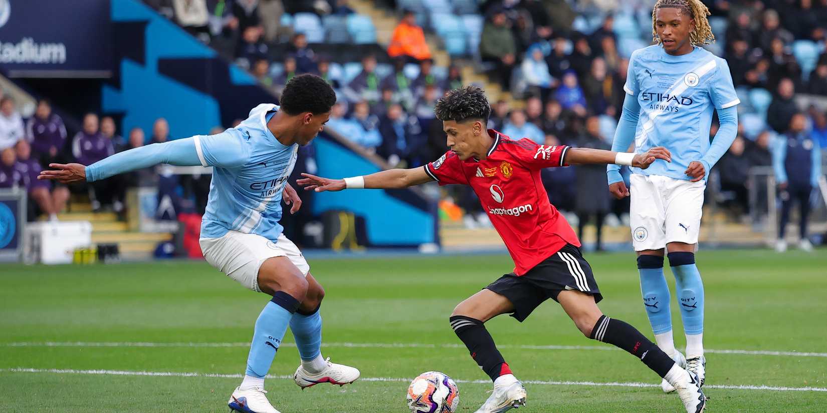 JJ Gabriel en acción para Man Utd
