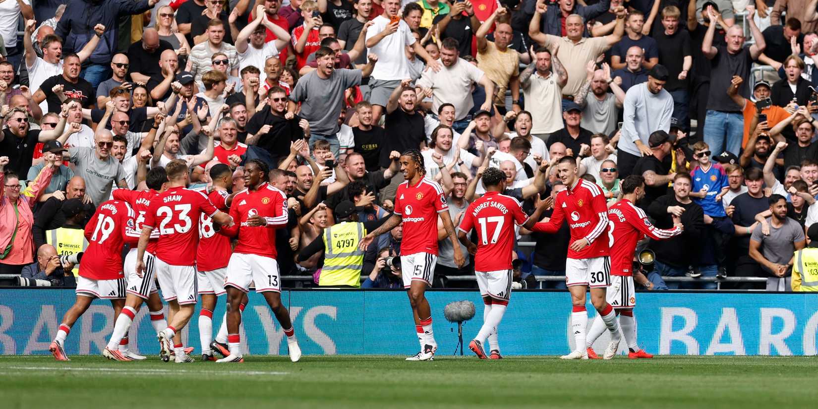 Manchester United's Benjamin Sesko celebrates scoring their second goal with teammates