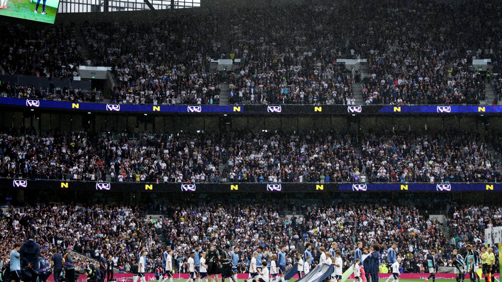 Tottenham officials visit red-hot striker target with 6 goals in 6 games this season