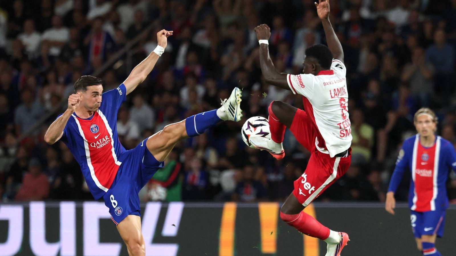 Arsenal storm into contention to sign £47m star who agreed to join Chelsea