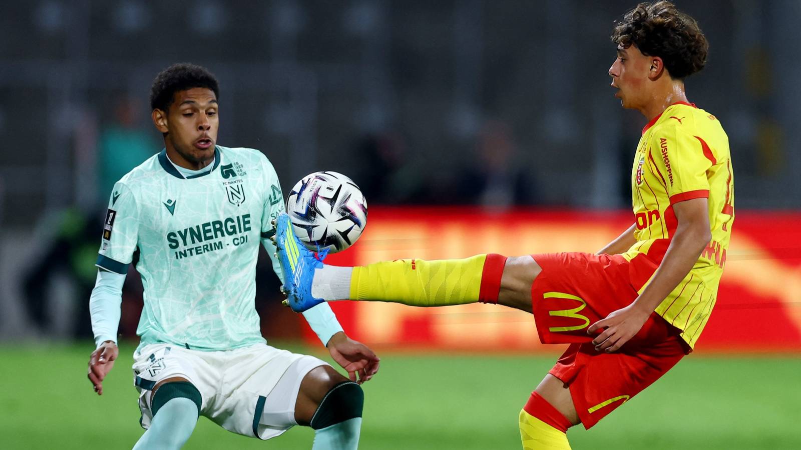 Chelsea racing Real Madrid to sign Champions League player who's an "absolute joy to watch"