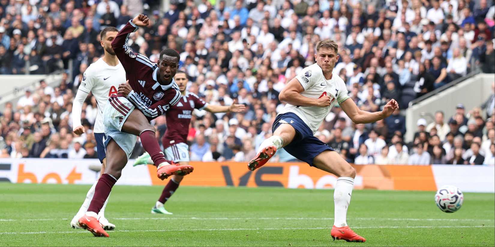 Van-de-Ven-Spurs-Aston-Villa-Jackson