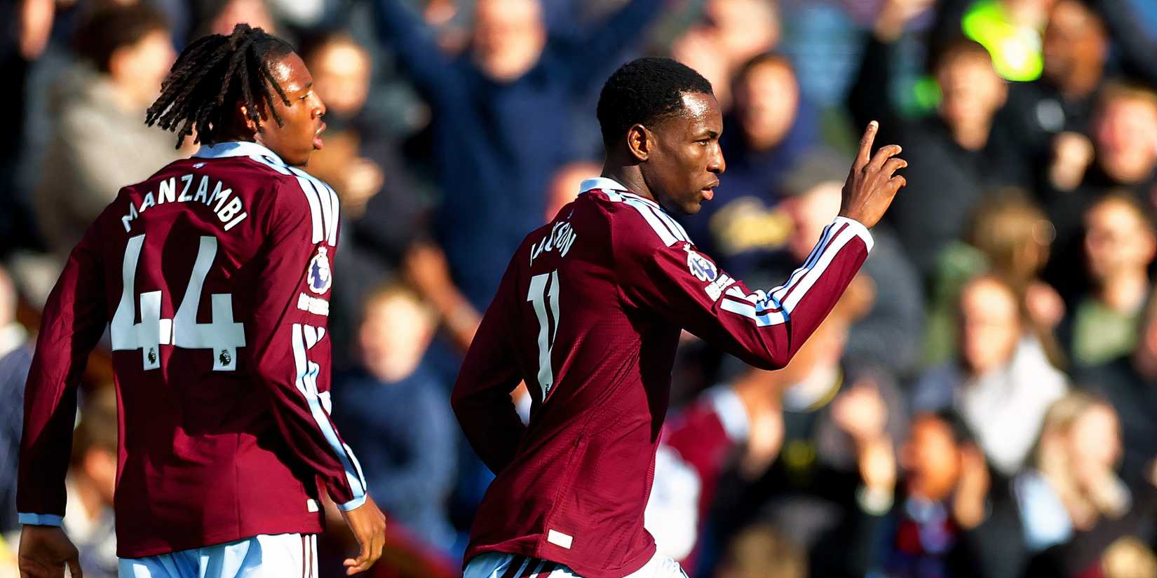 Aston Villa's Johan Manzambi and Nicolas Jackson