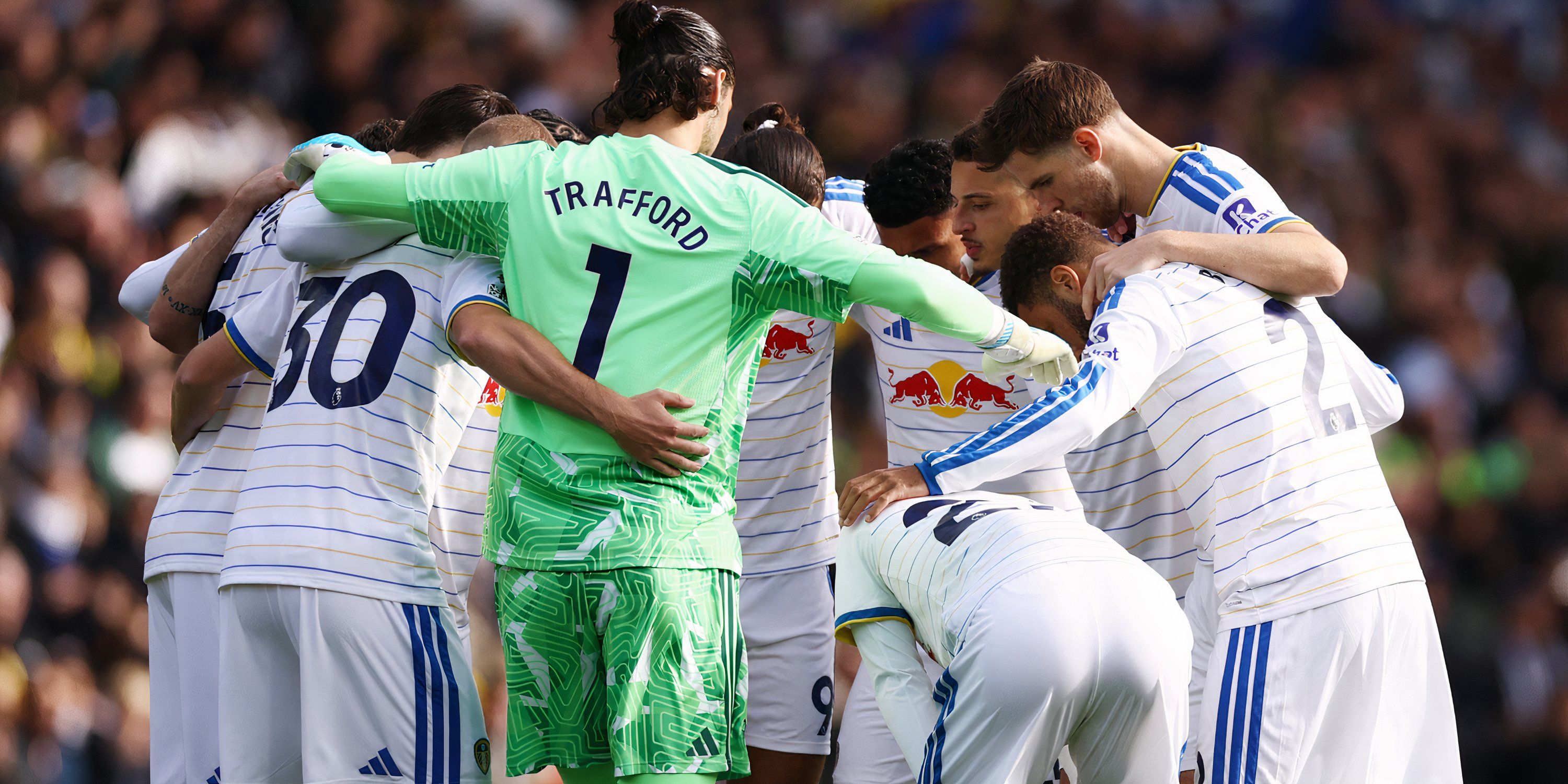 leeds-team-huddle-man-united