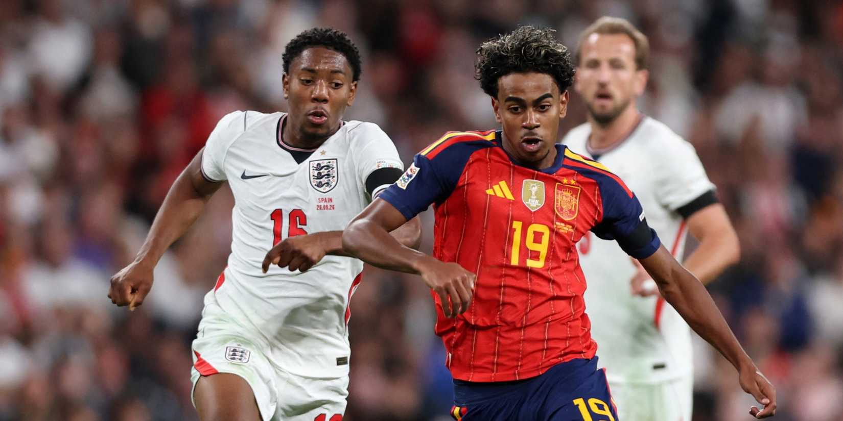 Lewis-Skelly-England-Spain-Yamal