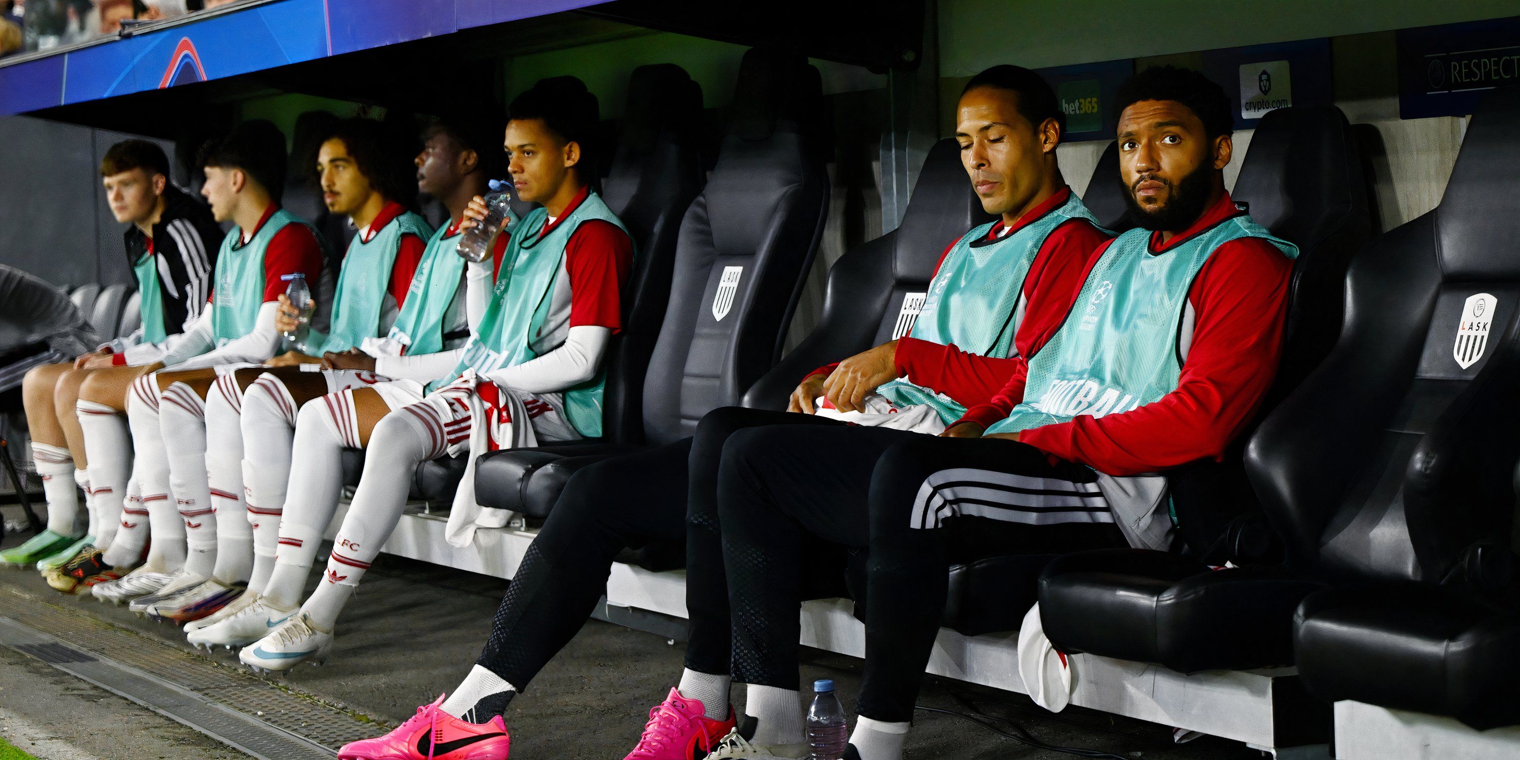Liverpool bench vs LASK-1