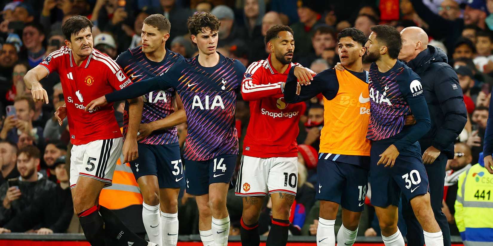 Tottenham fight with Man United-1