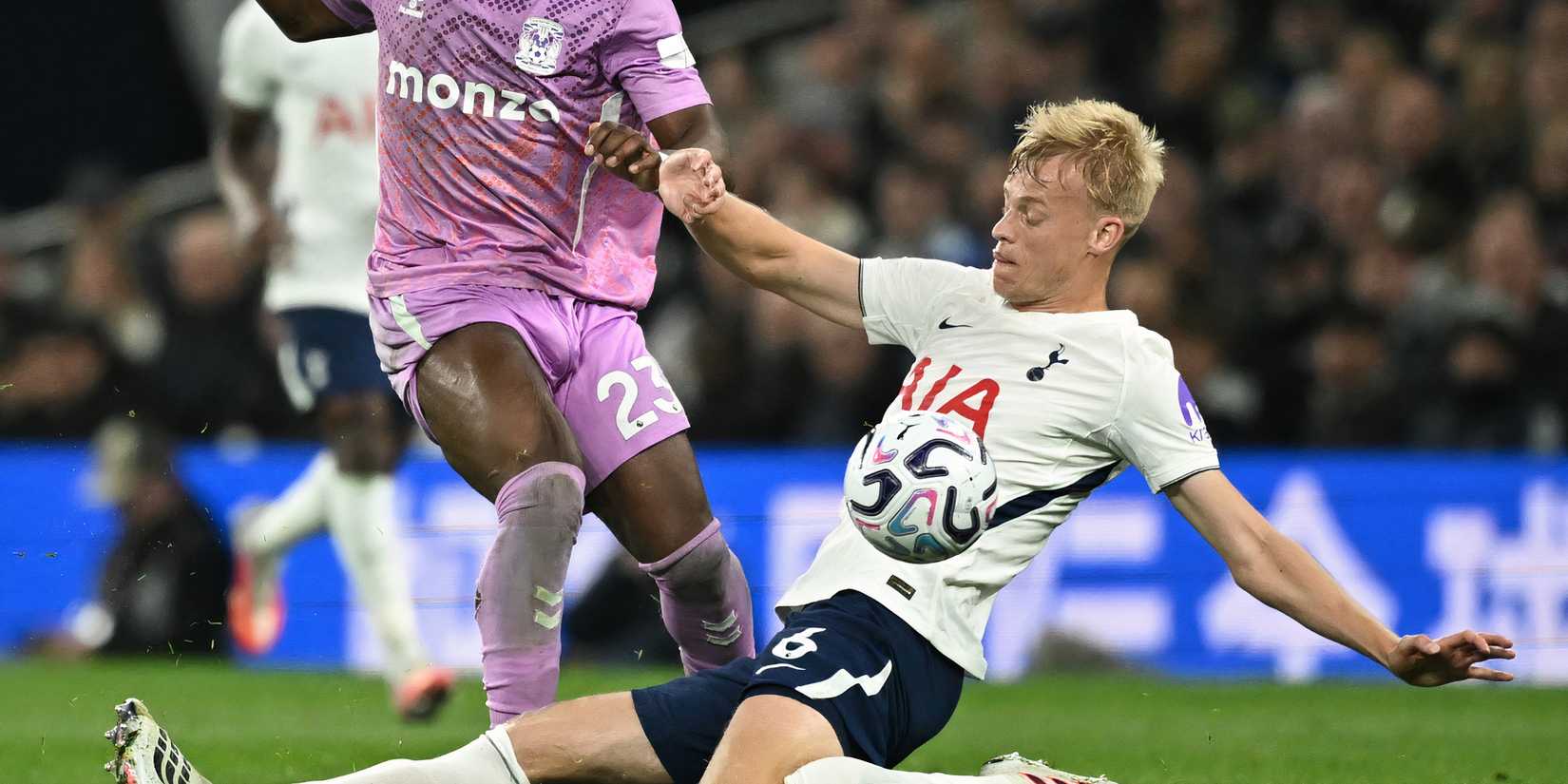 van-hecke-spurs-coventry